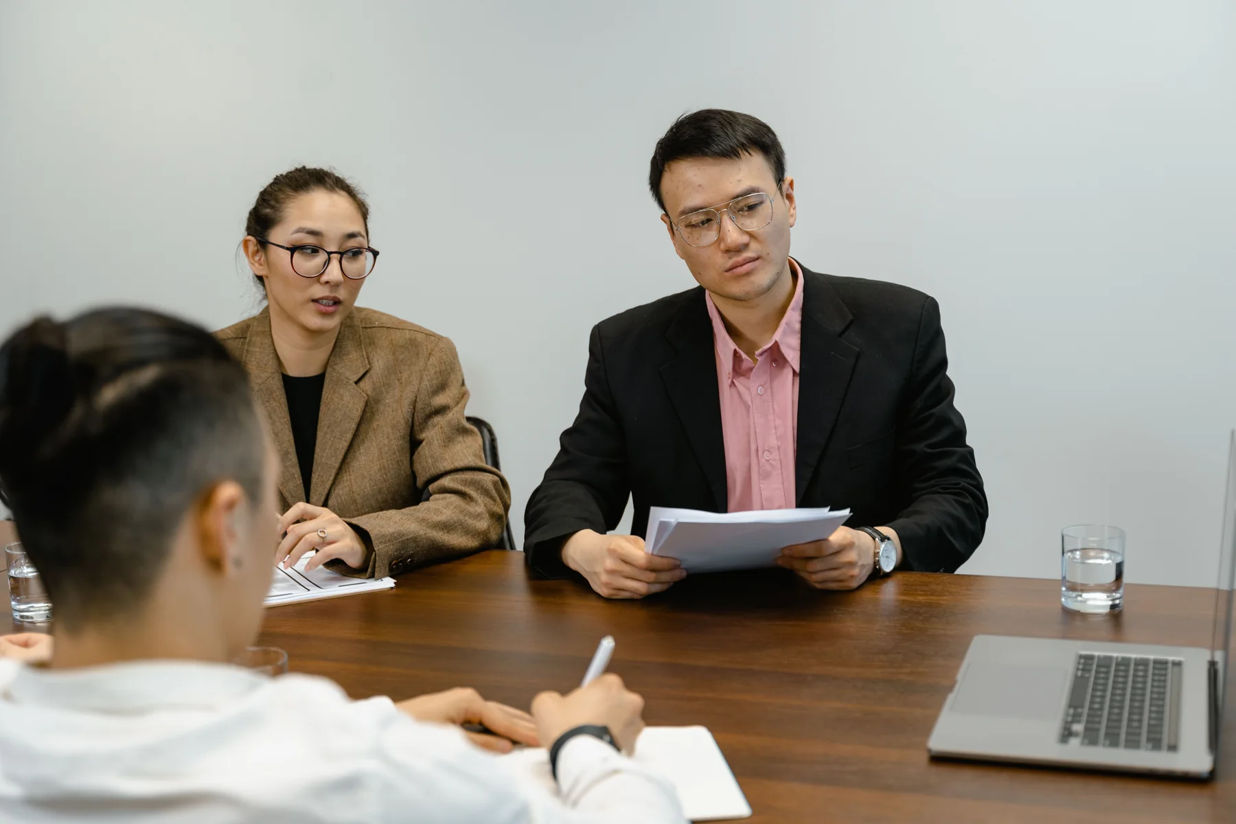 Professional sourcing and procurement discussion